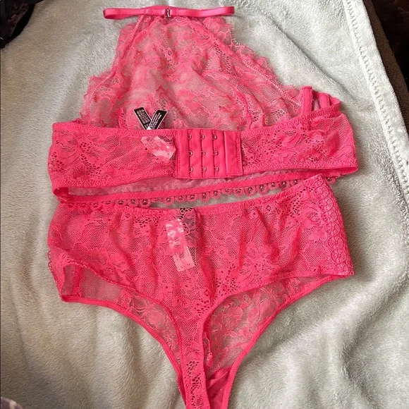 Victoria's Secret Lace Bralette and Panty Set - Vibrant Pink - Picture 2 of 3